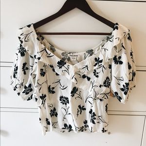 *BRAND NEW* Floral off the shoulder top